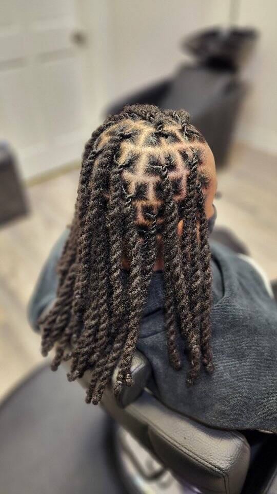 K♢041 stylist Hair Design By Tom - Hair Stylist, Minnetonka - Minnetonka